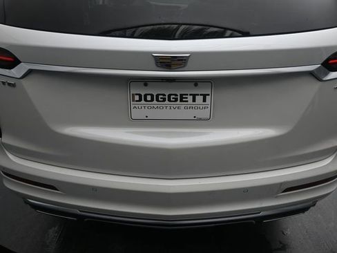 Used 2021 Cadillac XT6 Premium Luxury image 10