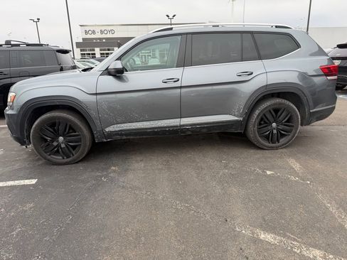 Used 2018 Volkswagen Atlas SEL image 1