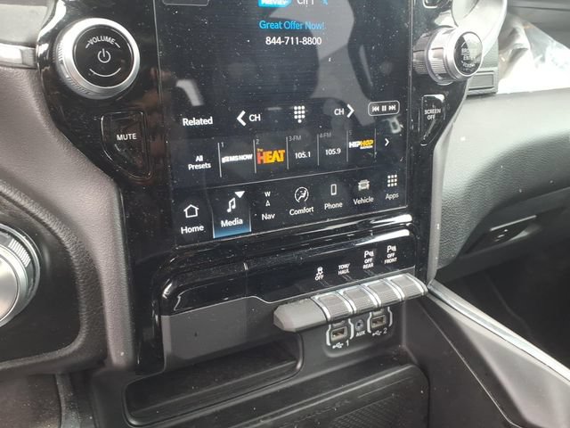Used 2023 RAM 1500 Laramie AWD/4WD image 18