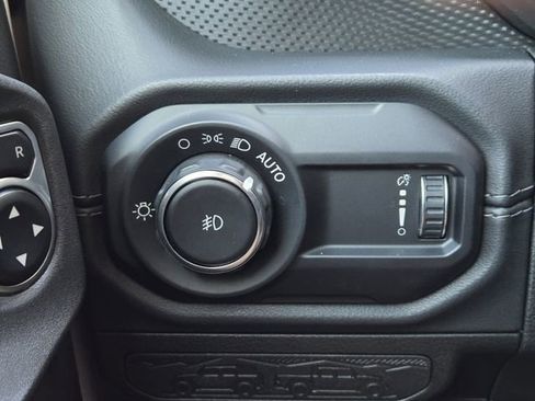 Certified 2024 Jeep Wrangler Unlimited Rubicon image 25