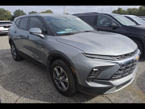 Used 2024 Chevrolet Blazer LT image 3