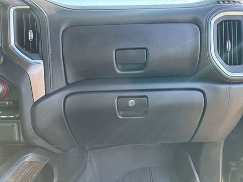 Certified 2022 Chevrolet Silverado 1500 High Country w/ Technology Package image 30