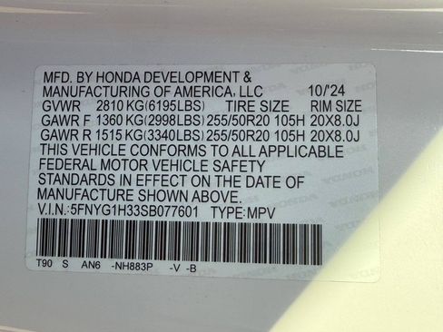 Used 2025 Honda Pilot Sport image 13