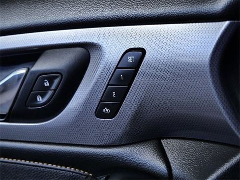 Used 2021 Chevrolet Traverse Premier w/ Redline Edition image 31