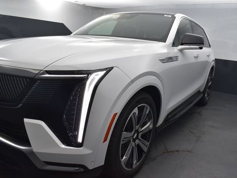Used 2025 Cadillac Escalade IQ Luxury 2 w/ LPO, Premium Carpet Package AWD/4WD image 35