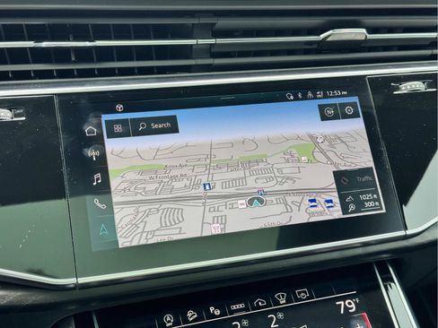 Used 2023 Audi Q8 Prestige w/ Prestige Package image 16