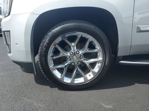 Used 2020 Cadillac Escalade ESV Luxury AWD/4WD image 10