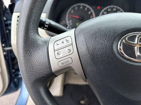 Used 2013 Toyota Corolla LE FWD image 19