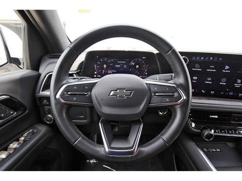 Used 2025 Chevrolet Suburban Z71 AWD/4WD image 15