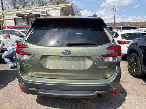 Used 2019 Subaru Forester Premium w/ All-Weather Package AWD/4WD image 7