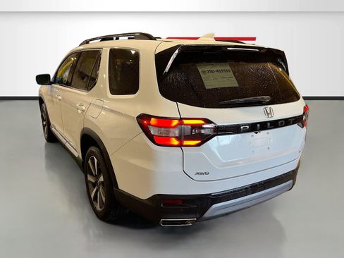 Used 2024 Honda Pilot Elite image 5