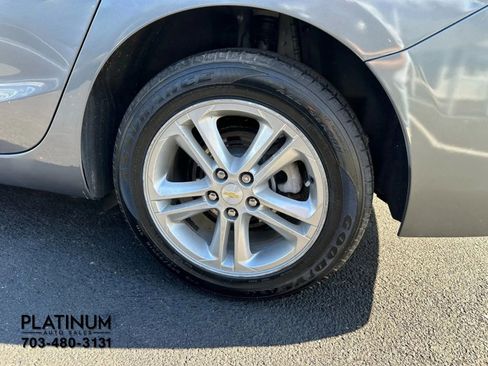 Used 2018 Chevrolet Cruze LT image 22