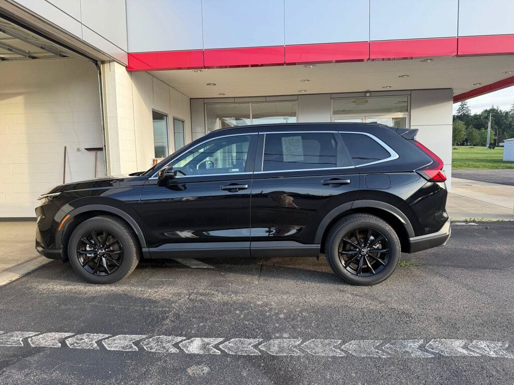 Used 2025 Honda CR-V Sport image 2