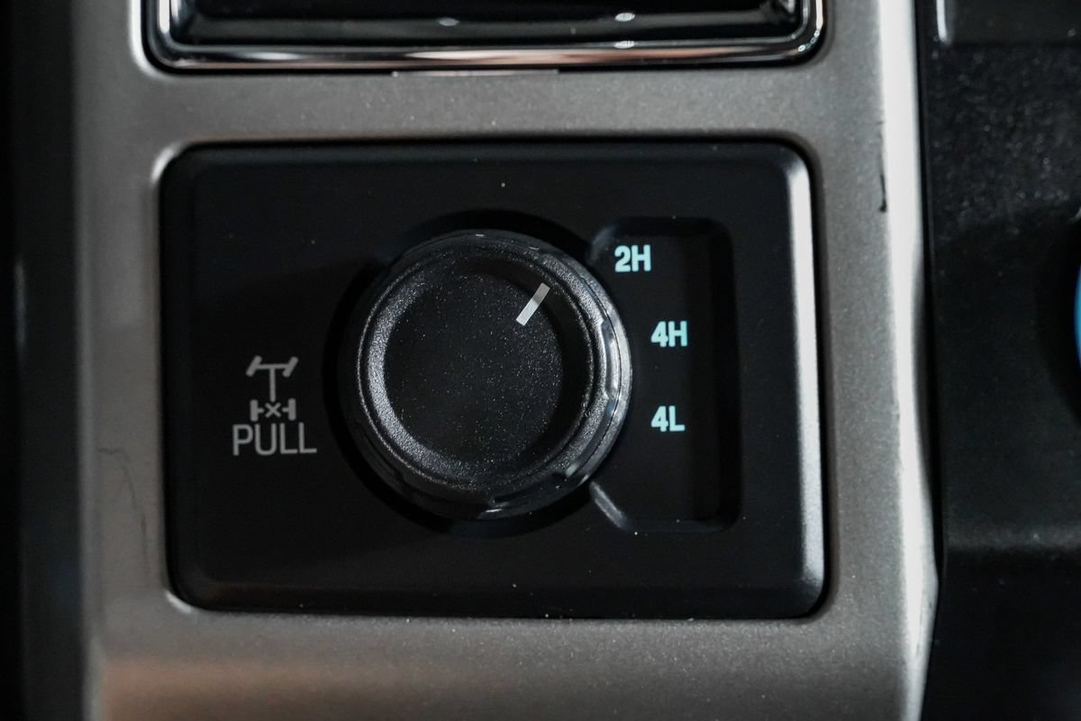 Used 2021 Ford F250 Lariat w/ Lariat Ultimate Package AWD/4WD image 25