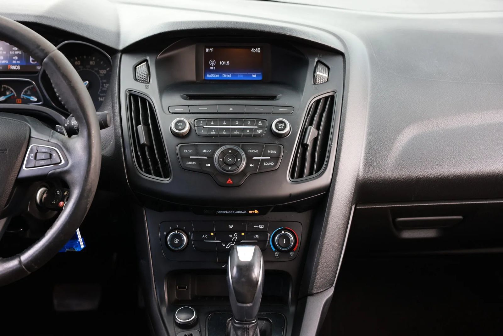 Used 2015 Ford Focus SE w/ SE Sport Package FWD image 36