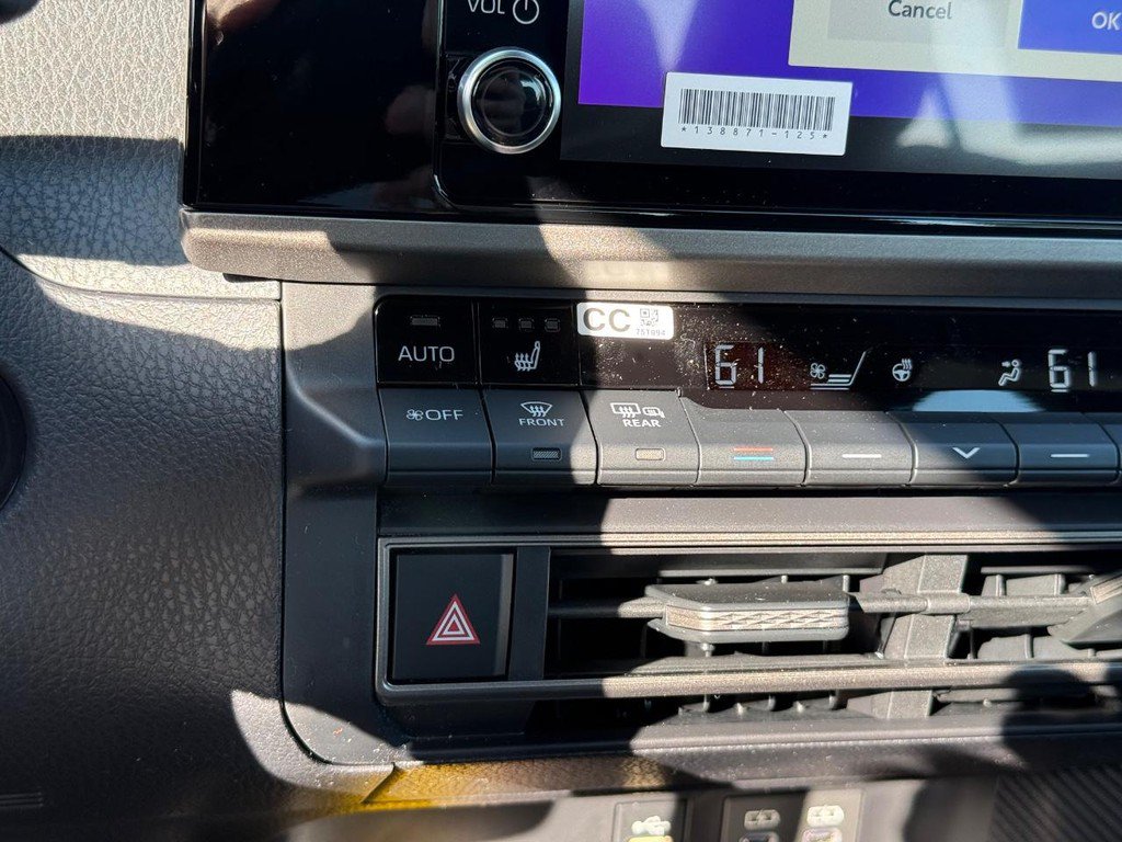New 2026 Toyota Camry Hybrid w/ Convenience Package FWD image 18