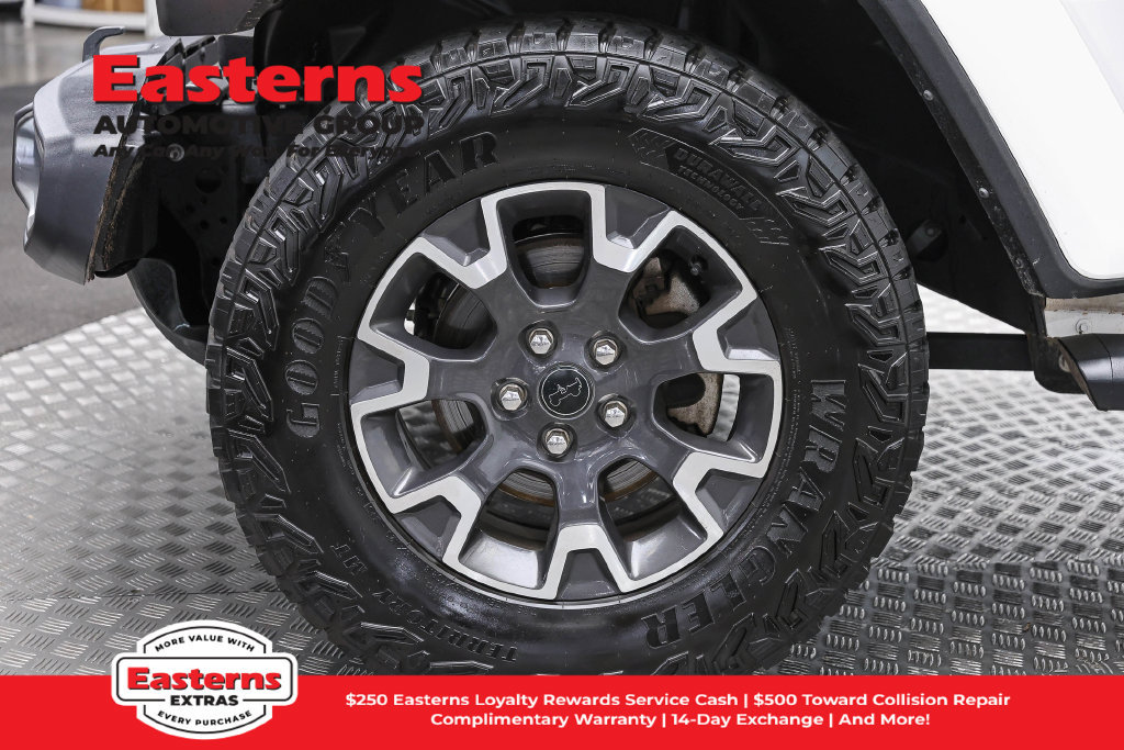 Used 2024 Jeep Wrangler Unlimited Sahara w/ Dual Top Group AWD/4WD image 33