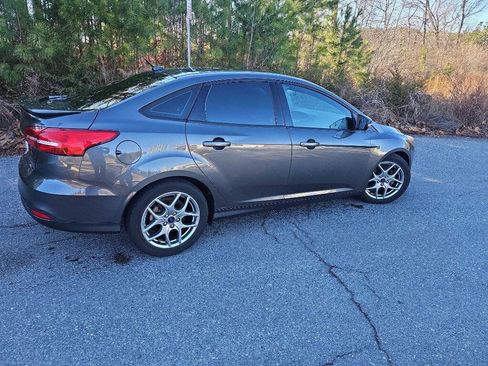 Used 2015 Ford Focus SE w/ Equipment Group 201A image 1