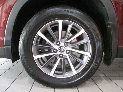 Used 2019 Toyota Highlander XLE image 8