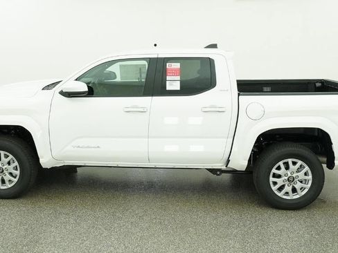 New 2026 Toyota Tacoma SR5 AWD/4WD image 3