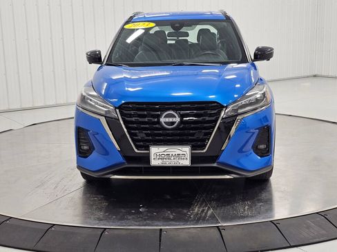 Used 2023 Nissan Kicks SR w/ SR Premium Package FWD image 8