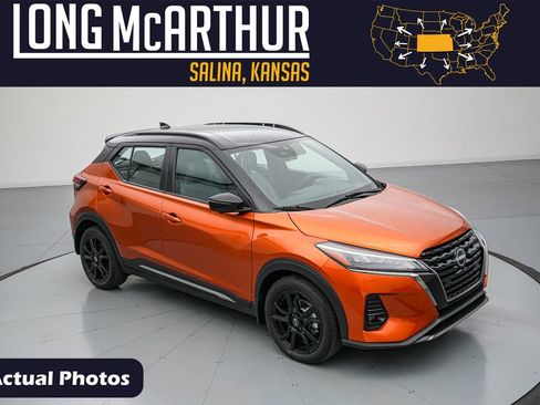 Used 2023 Nissan Kicks SR w/ SR Premium Package FWD image 1