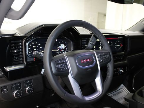 Used 2025 GMC Sierra 1500 SLE AWD/4WD image 24