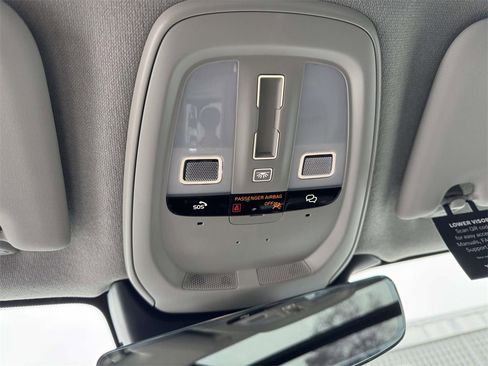 Used 2025 Volvo XC40 B5 Ultra w/ Protection Package Premier image 30