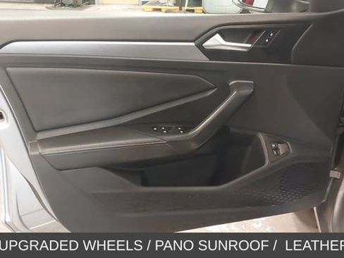 Used 2024 Volkswagen Jetta SE w/ Panoramic Sunroof Package FWD image 19