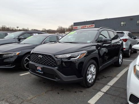 Certified 2023 Toyota Corolla Cross LE image 3