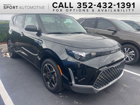 Used 2023 Kia Soul EX image 1