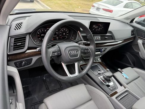 Used 2019 Audi Q5 2.0T Premium Plus w/ Premium Plus Package image 3