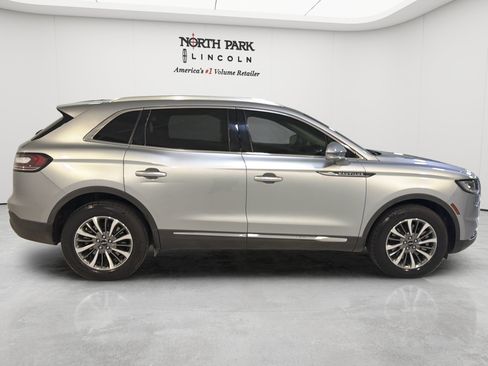 Used 2023 Lincoln Nautilus AWD w/ Premium Package image 10