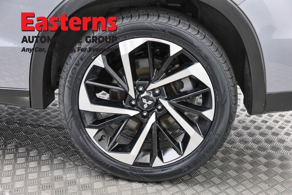 Used 2023 Mitsubishi Outlander SE AWD/4WD image 36