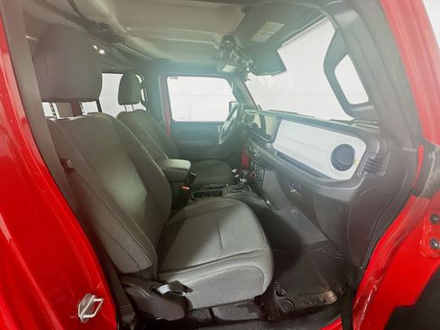 Used 2025 Jeep Wrangler Willys image 31