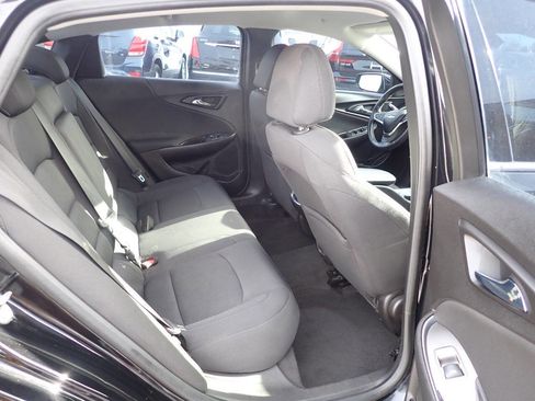Used 2017 Chevrolet Malibu LT image 11