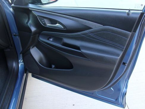 Used 2024 Buick Envista Sport Touring w/ Convenience I Package FWD image 25