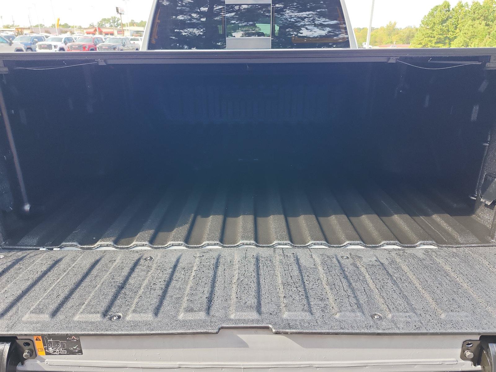 Used 2025 GMC Sierra 2500 AT4 w/ AT4 Premium Plus Package AWD/4WD image 15