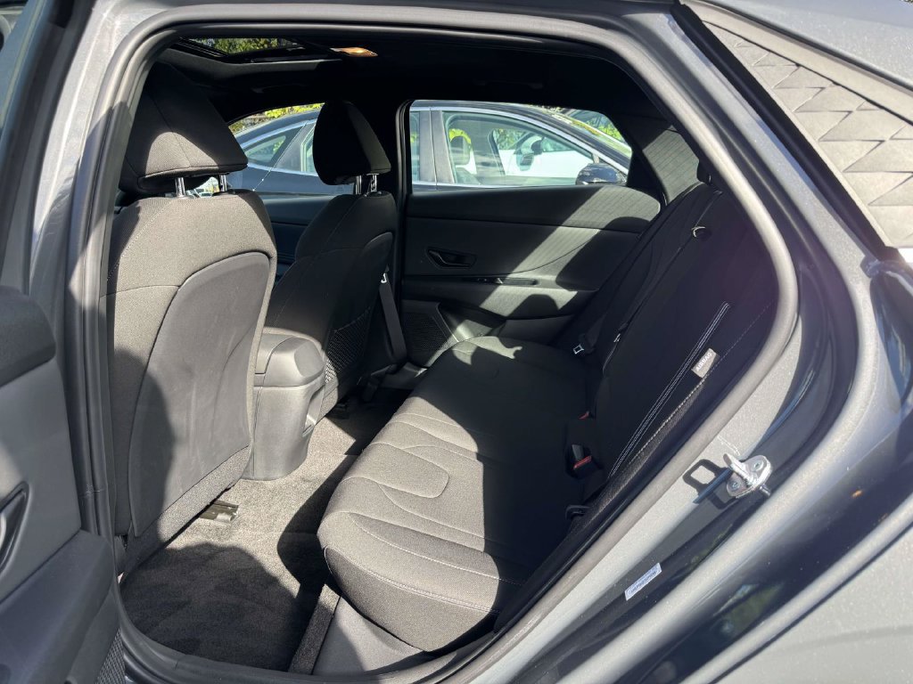Used 2026 Hyundai Elantra SEL Sport Premium FWD image 12