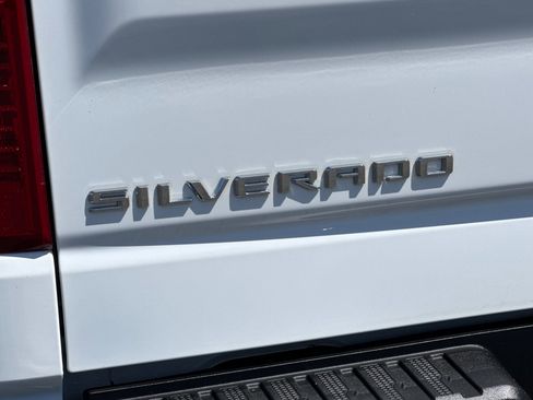 Used 2021 Chevrolet Silverado 1500 LT w/ Safety Package II AWD/4WD image 25