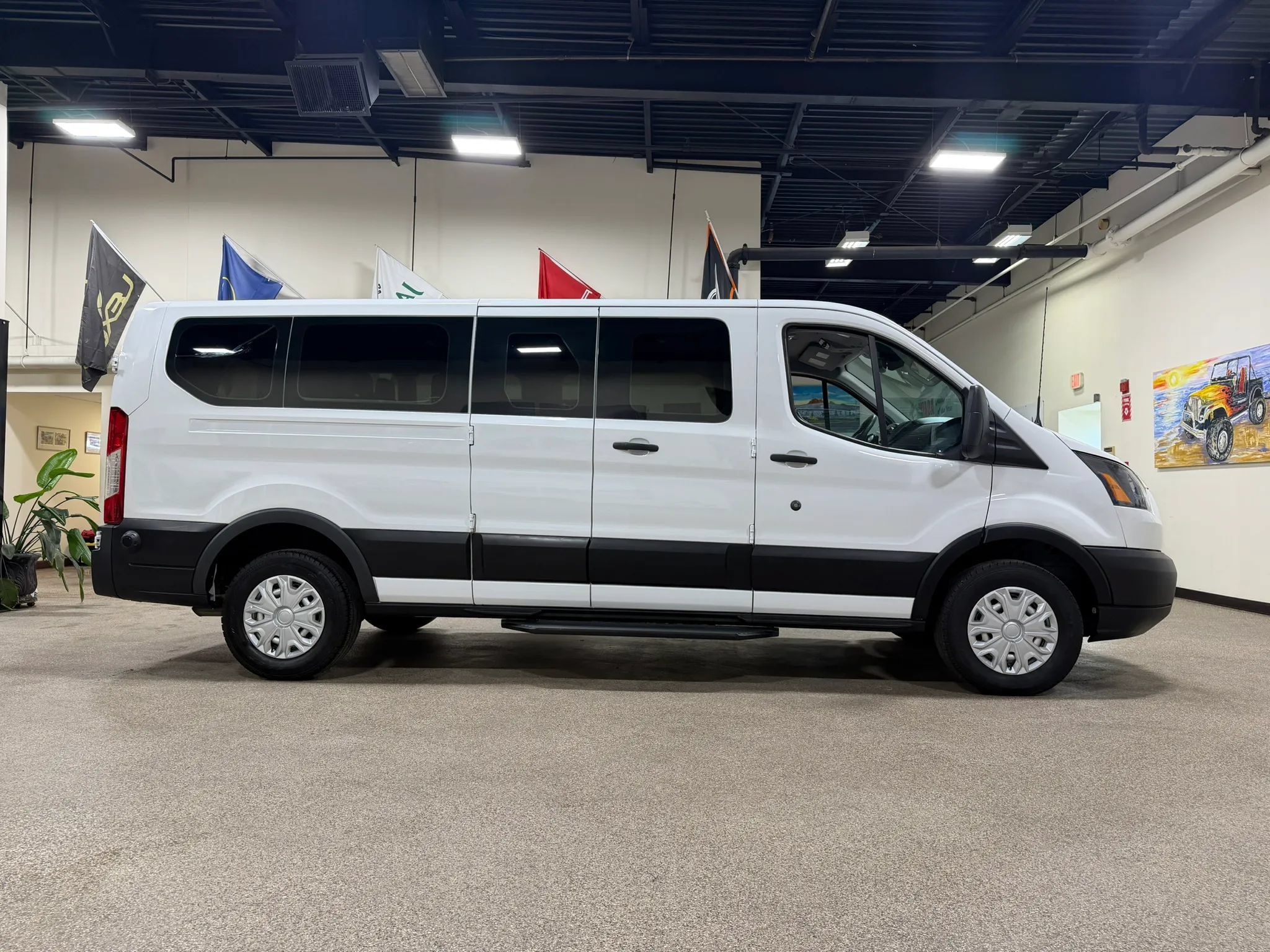 Used 2019 Ford Transit 350 XL RWD image 6