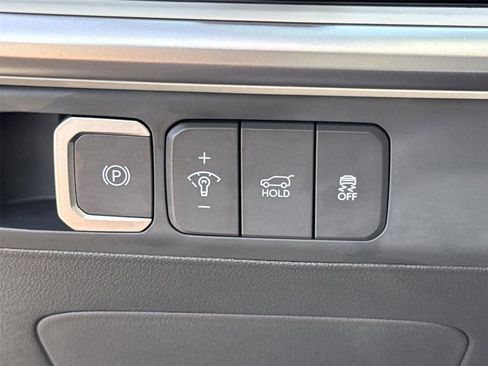 Used 2025 Hyundai Santa Fe SEL AWD/4WD image 16