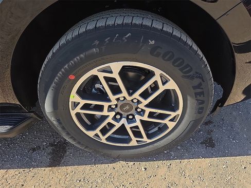 New 2025 Ford Expedition Max Active image 7