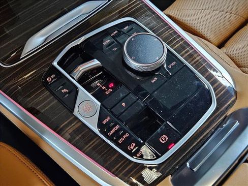 Used 2026 BMW X5 xDrive40i w/ Climate Comfort Package image 11