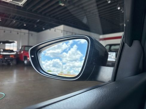 Used 2018 Volkswagen Passat 2.0T R-Line image 30