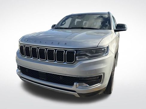 Used 2024 Jeep Wagoneer L Series II w/ Flexible Seating Group image 6