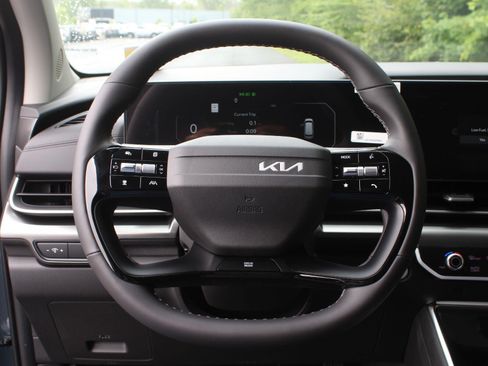 New 2027 Kia Carnival SX FWD image 10
