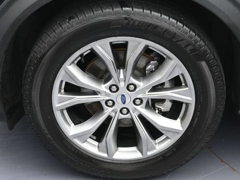 Used 2022 Ford Explorer XLT w/ Equipment Group 202A RWD image 7