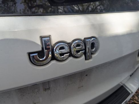 Used 2017 Jeep Grand Cherokee Limited w/ Luxury Group II image 7