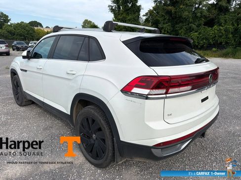 Used 2024 Volkswagen Atlas Cross Sport SE w/ Panoramic Sunroof Package AWD/4WD image 3